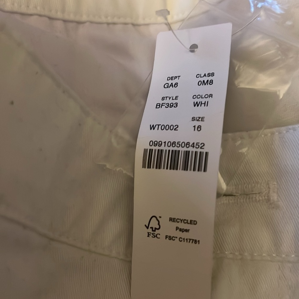 Jcrew Patch-pocket chino short, NWT, size 16 - Picture 2 of 2